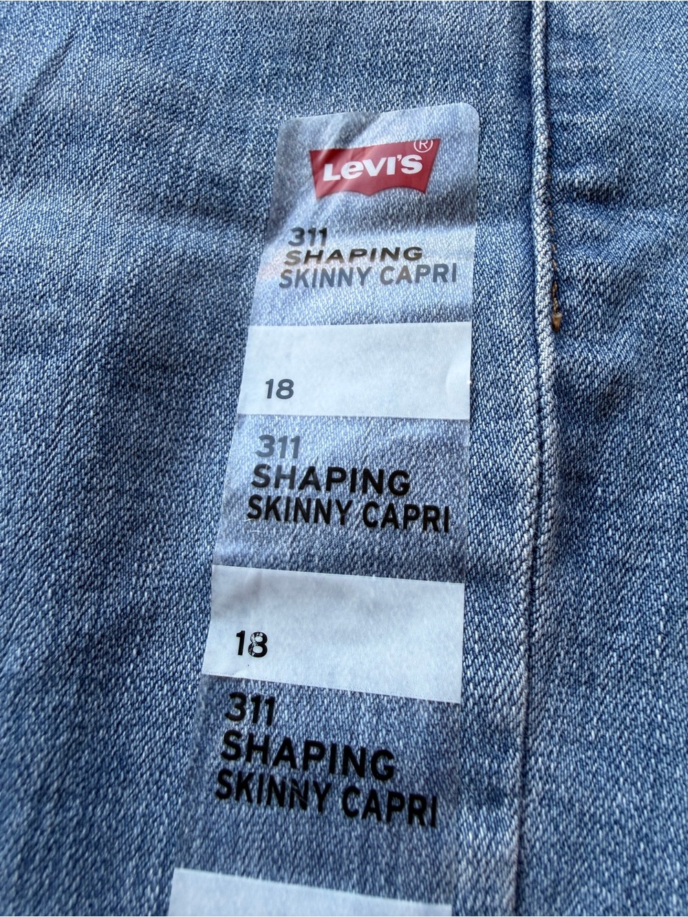 Levi's 311 Shaping Skinny Capri Jeans Mid Rise Tummy Control Light Wash 18W NEW - Picture 7 of 14